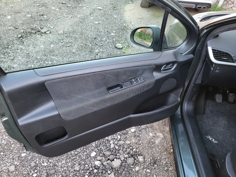 Peugeot 207 1.6hdi, снимка 6 - Автомобили и джипове - 52555552