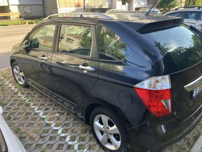 Honda Fr-v, снимка 2 - Автомобили и джипове - 52269270