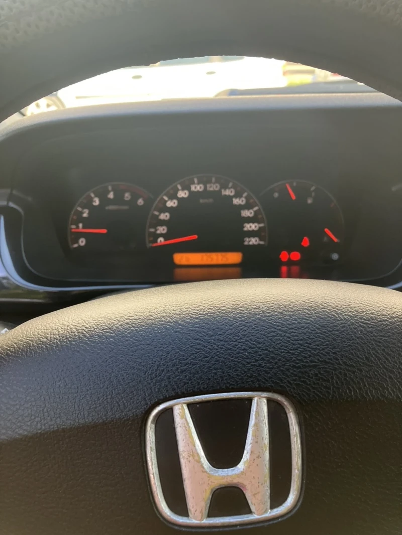 Honda Fr-v, снимка 10 - Автомобили и джипове - 52269270