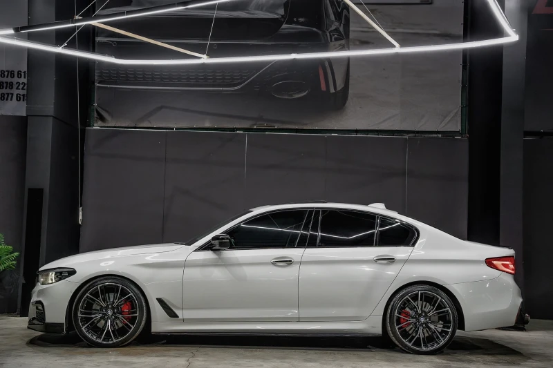 BMW 530 D /M-PERFORMANCE /AKRAPOVIC /AMBIENT /DISTRONIC , снимка 7 - Автомобили и джипове - 51799779