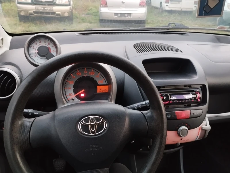 Toyota Aygo, снимка 5 - Автомобили и джипове - 52585718