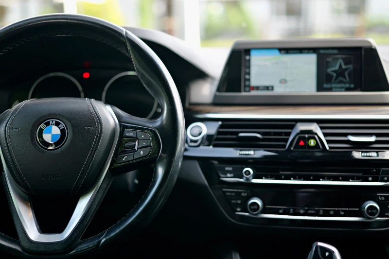 BMW 520 X-Drive / Първи Собственик / AUTO BAVARIA, снимка 5 - Автомобили и джипове - 52405299