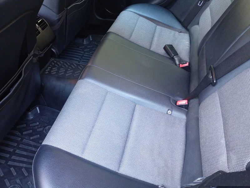Mercedes-Benz C 220 CDI Автоматик , снимка 8 - Автомобили и джипове - 52503722