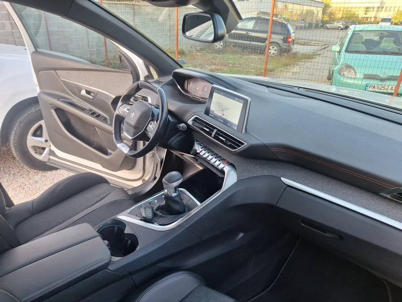 Peugeot 3008 1.5d* GT LINE/НАВИ/КАМЕРА/ПАНОРАМА/ЛЕД/КЕЙЛЕС* , снимка 12 - Автомобили и джипове - 52654273