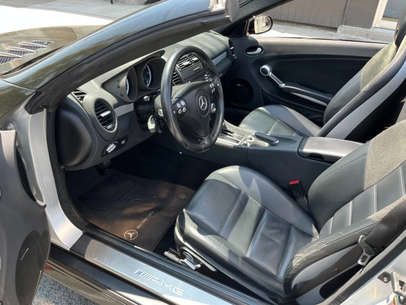 Mercedes-Benz SLK 55 AMG * * CARFAX * * АВТО КРЕДИТ * * , снимка 8 - Автомобили и джипове - 52869711