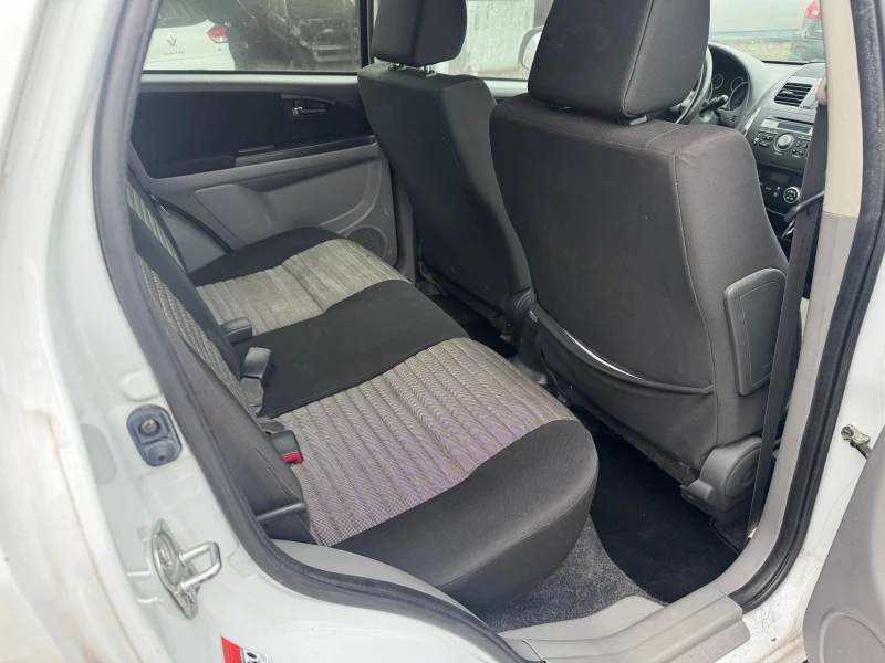 Suzuki SX4 4x4 1.6 i 120k.c, снимка 9 - Автомобили и джипове - 53356028