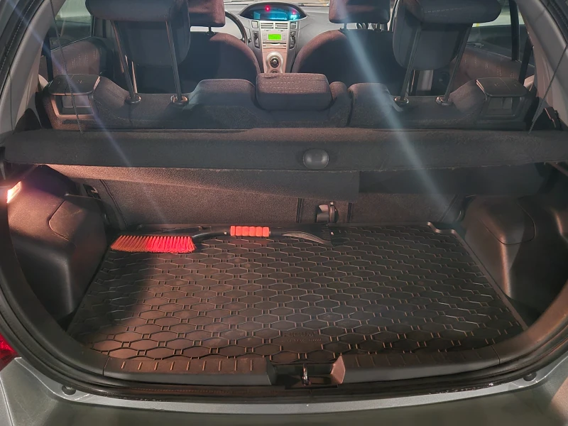 Toyota Yaris, снимка 9 - Автомобили и джипове - 53449834