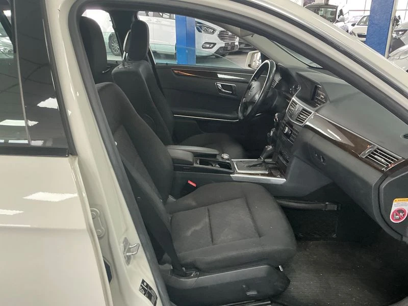 Mercedes-Benz E 220 E-Klasse E 220 CDI T BlueEfficiency, снимка 3 - Автомобили и джипове - 54176451