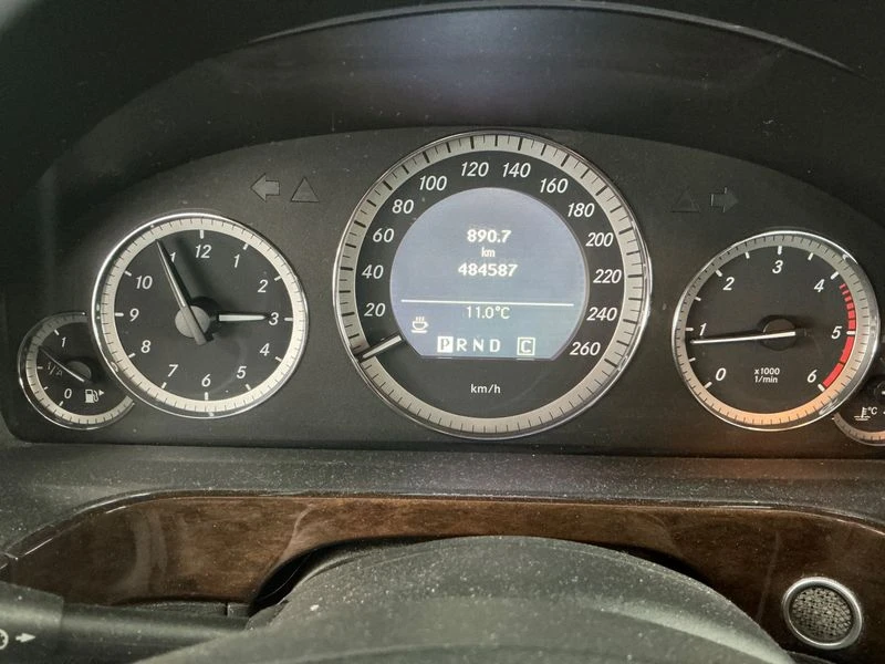 Mercedes-Benz E 220 E-Klasse E 220 CDI T BlueEfficiency, снимка 4 - Автомобили и джипове - 54176451