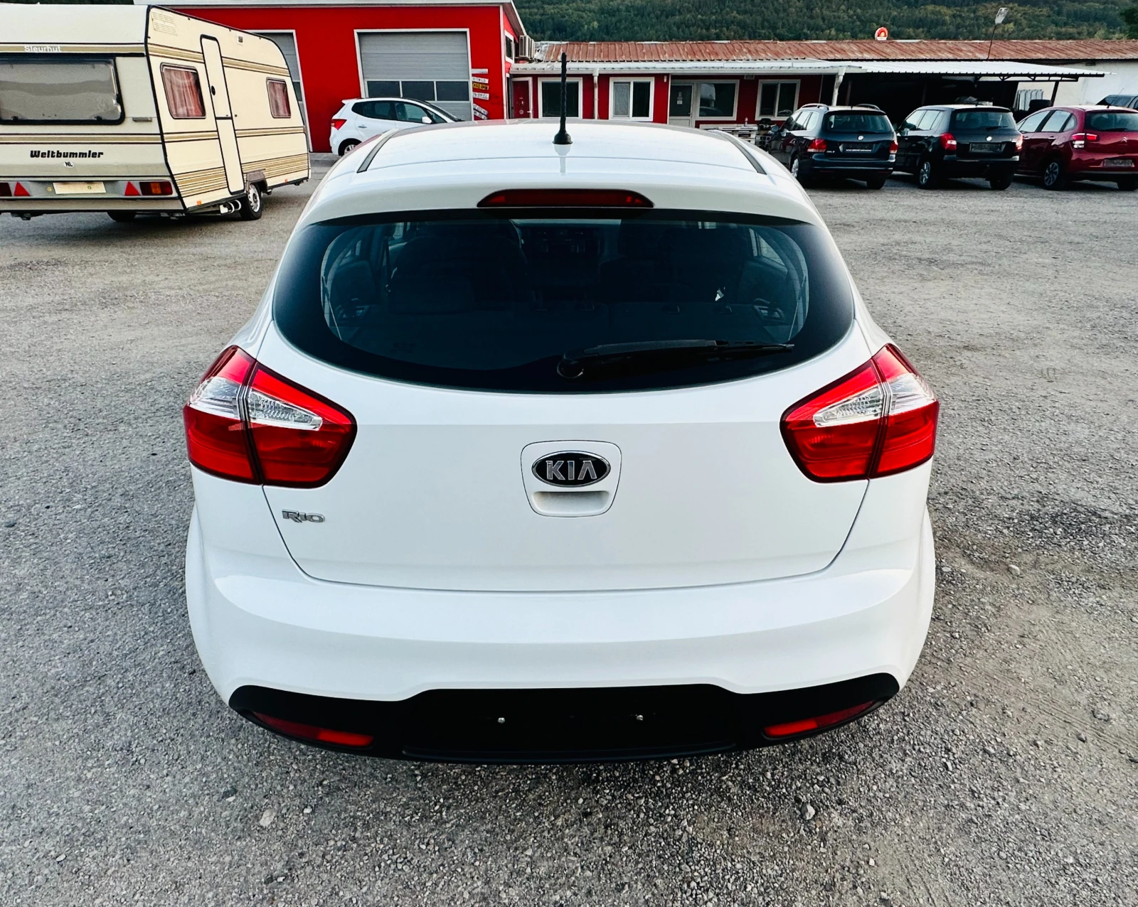 Kia Rio 1.2i с АГУ УНИКАТ - изображение 4