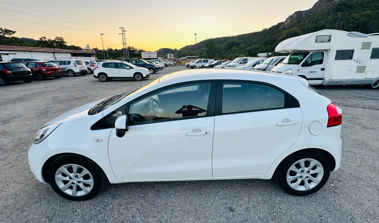 Kia Rio 1.2i с АГУ УНИКАТ - изображение 6