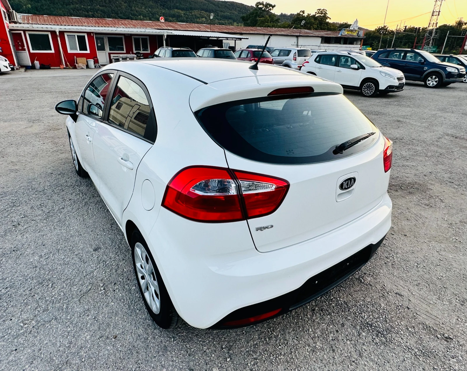 Kia Rio 1.2i с АГУ УНИКАТ - изображение 5