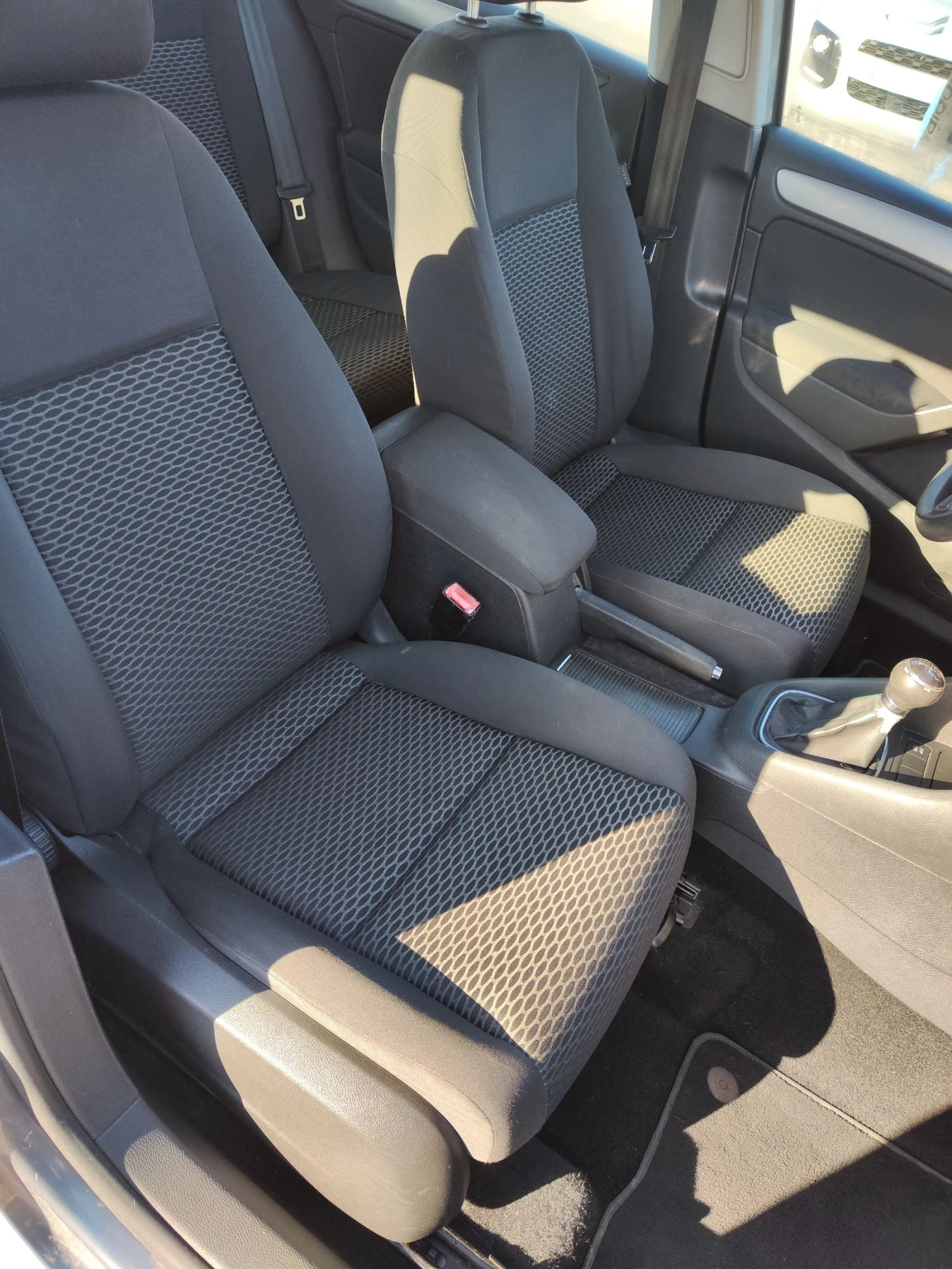 VW Golf 1.6TDI 105 k.s. | Mobile.bg — изображение 11
