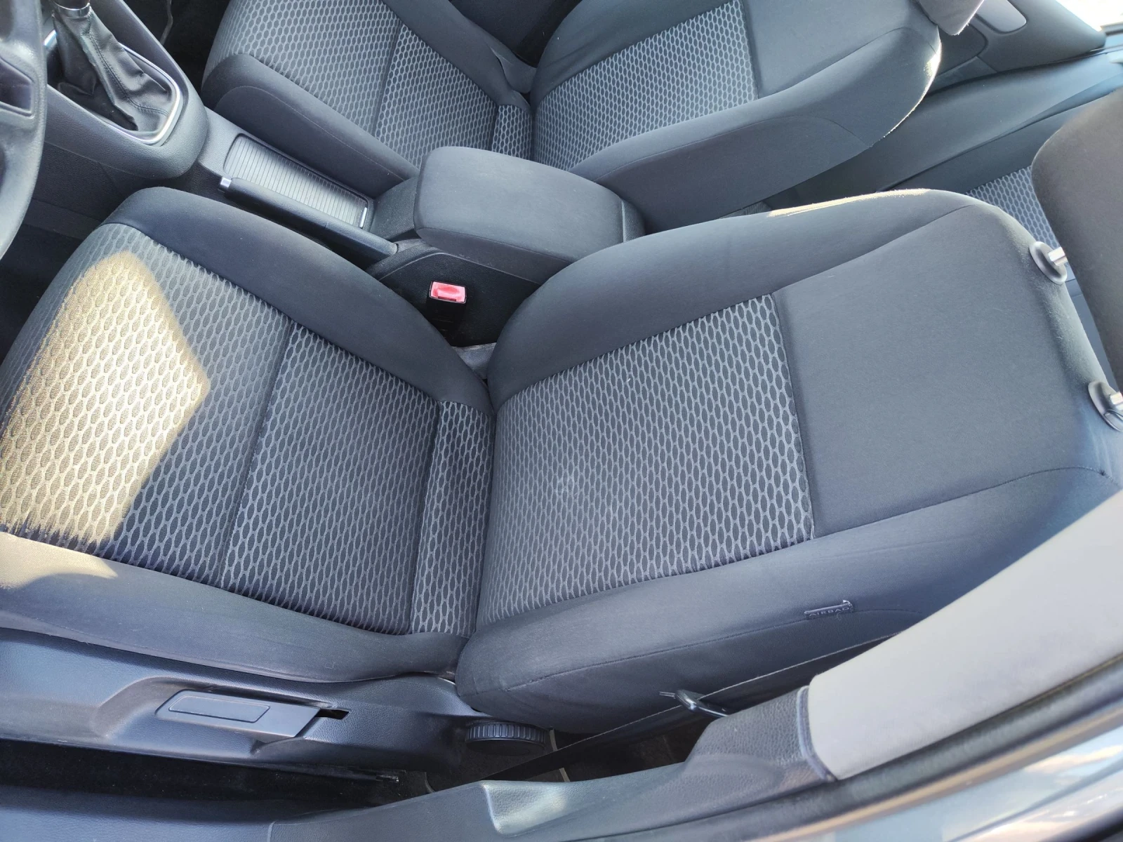 VW Golf 1.6TDI 105 k.s. | Mobile.bg — изображение 12