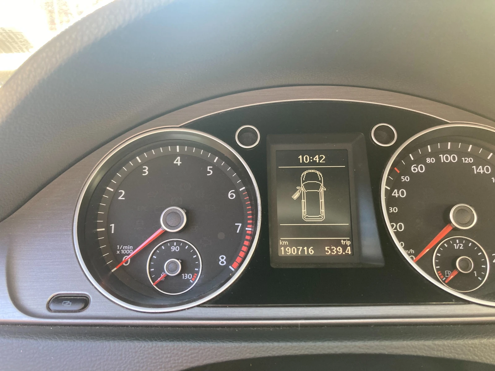 VW Passat Реална година и километри, топ състояние и цена | Mobile.bg — изображение 14