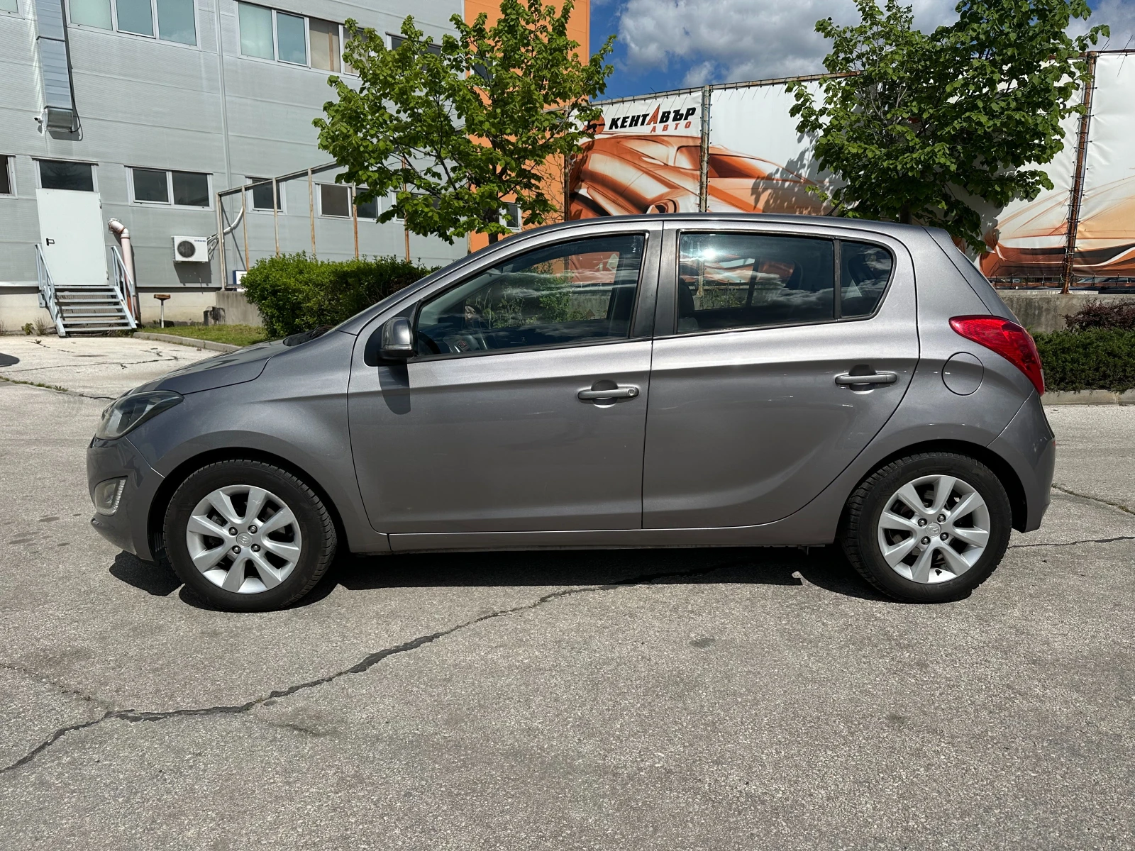 Hyundai I20 1.3i 84 к.с. Газ/бензин - изображение 2