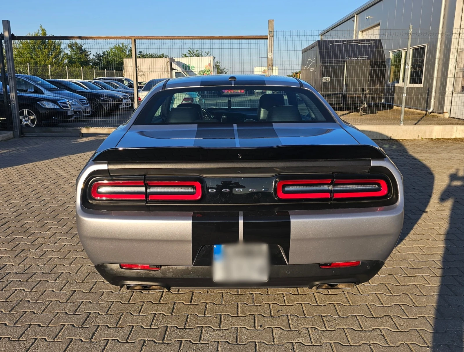 Dodge Challenger SRT - изображение 6