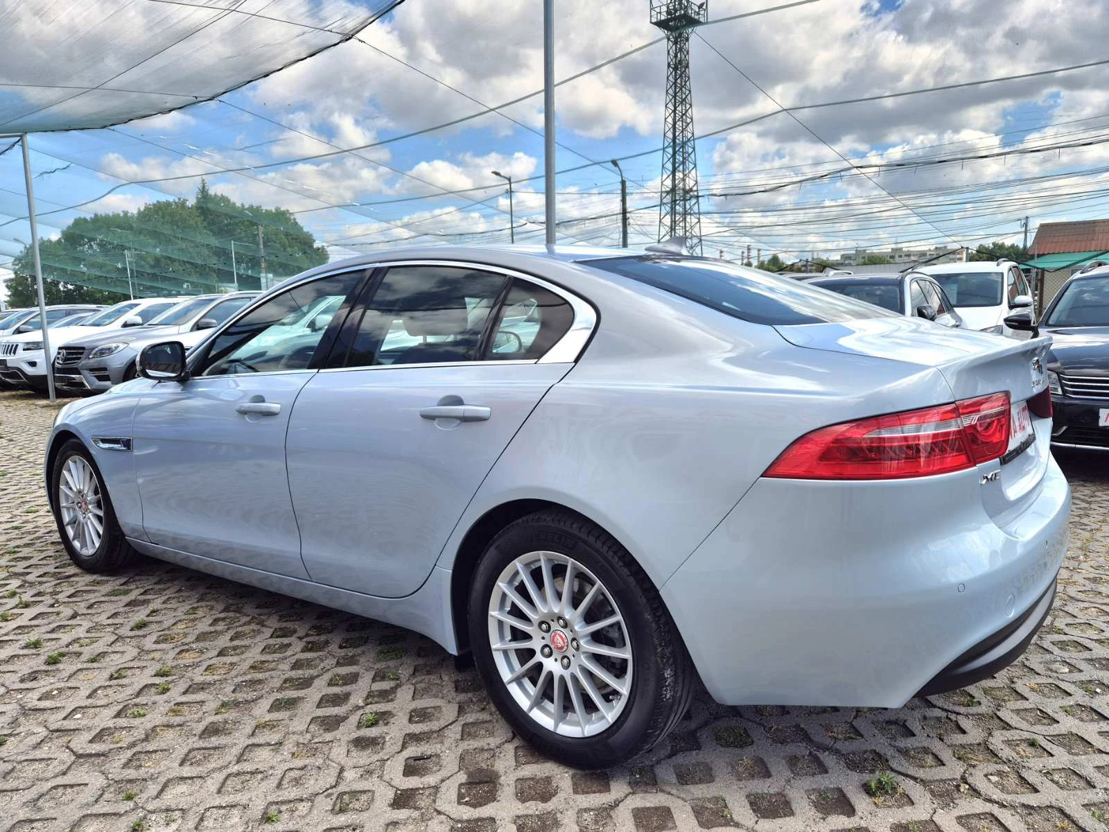 Jaguar XE 2.0D-163кс - изображение 2