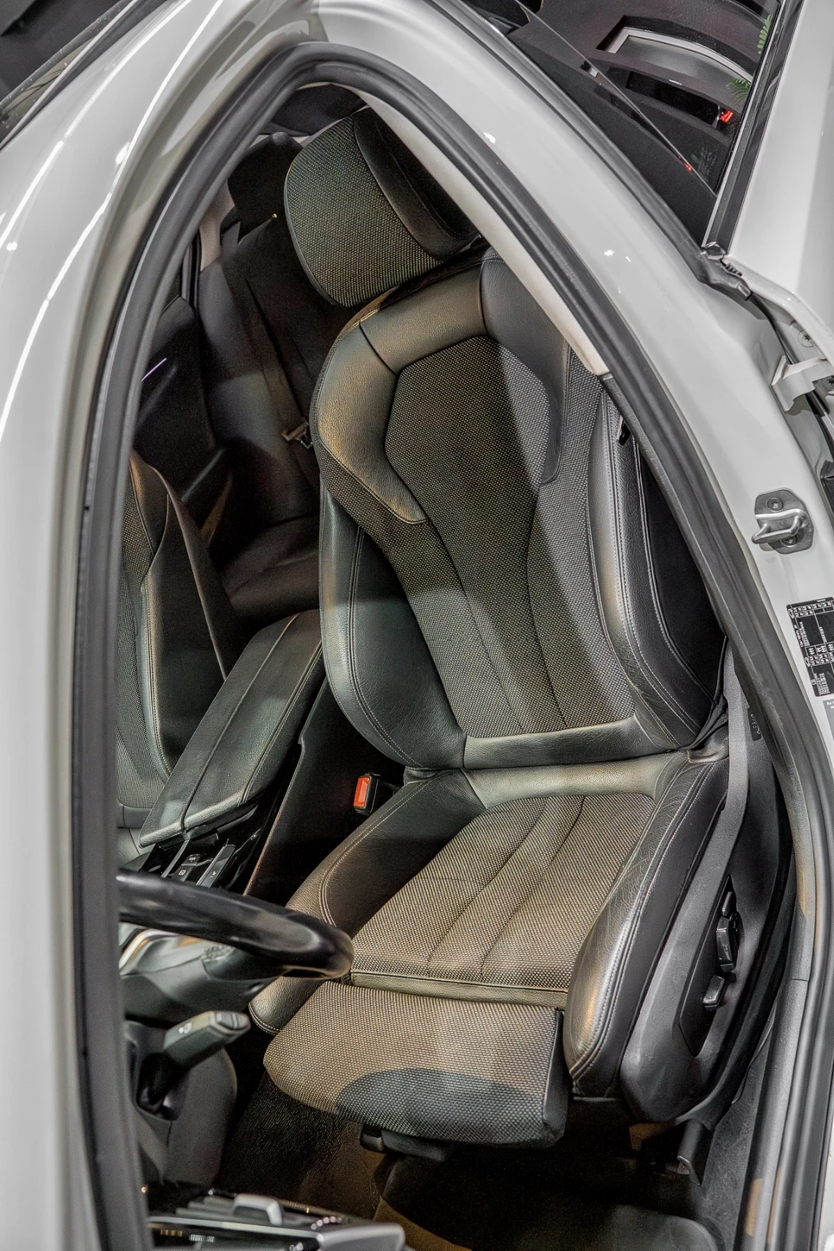 BMW 530 D /M-PERFORMANCE /AKRAPOVIC /AMBIENT /DISTRONIC  | Mobile.bg   16