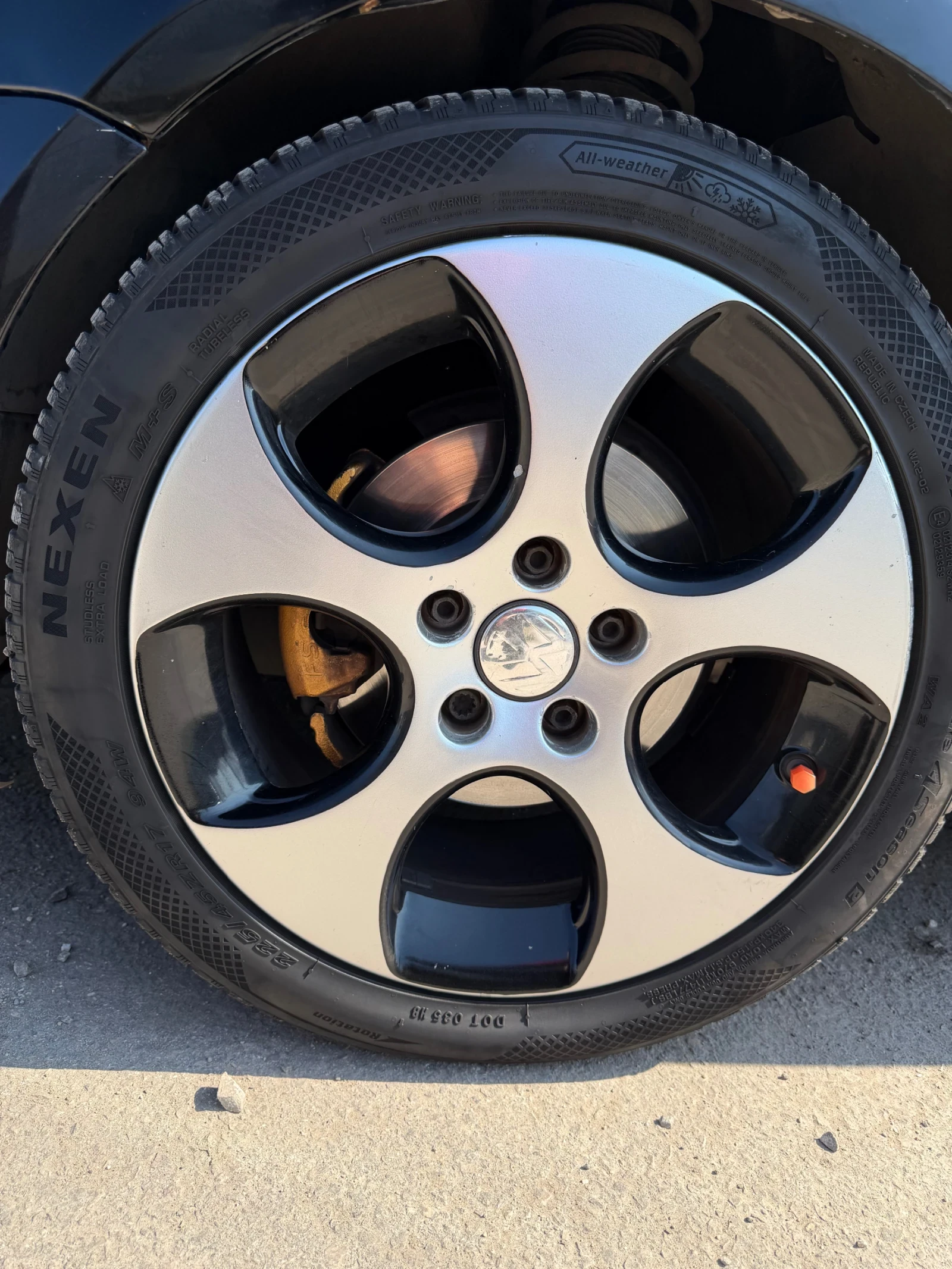 VW Golf 1.9 TDI, снимка 13 - Автомобили и джипове - 53705515