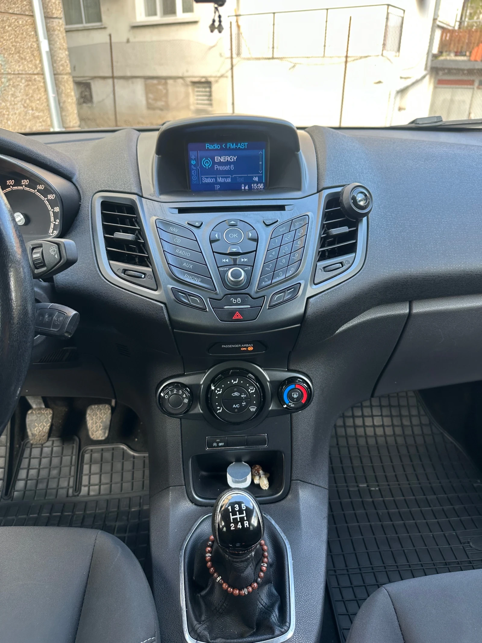 Ford Fiesta 1.5 tdci, снимка 7 - Автомобили и джипове - 54168155