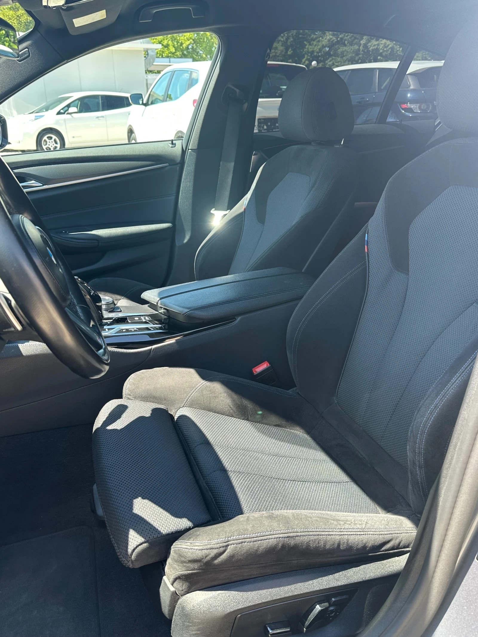 BMW 520 M-Sport * xDrive* Face* Digital* Full Led* 360cam, снимка 10 - Автомобили и джипове - 54565567