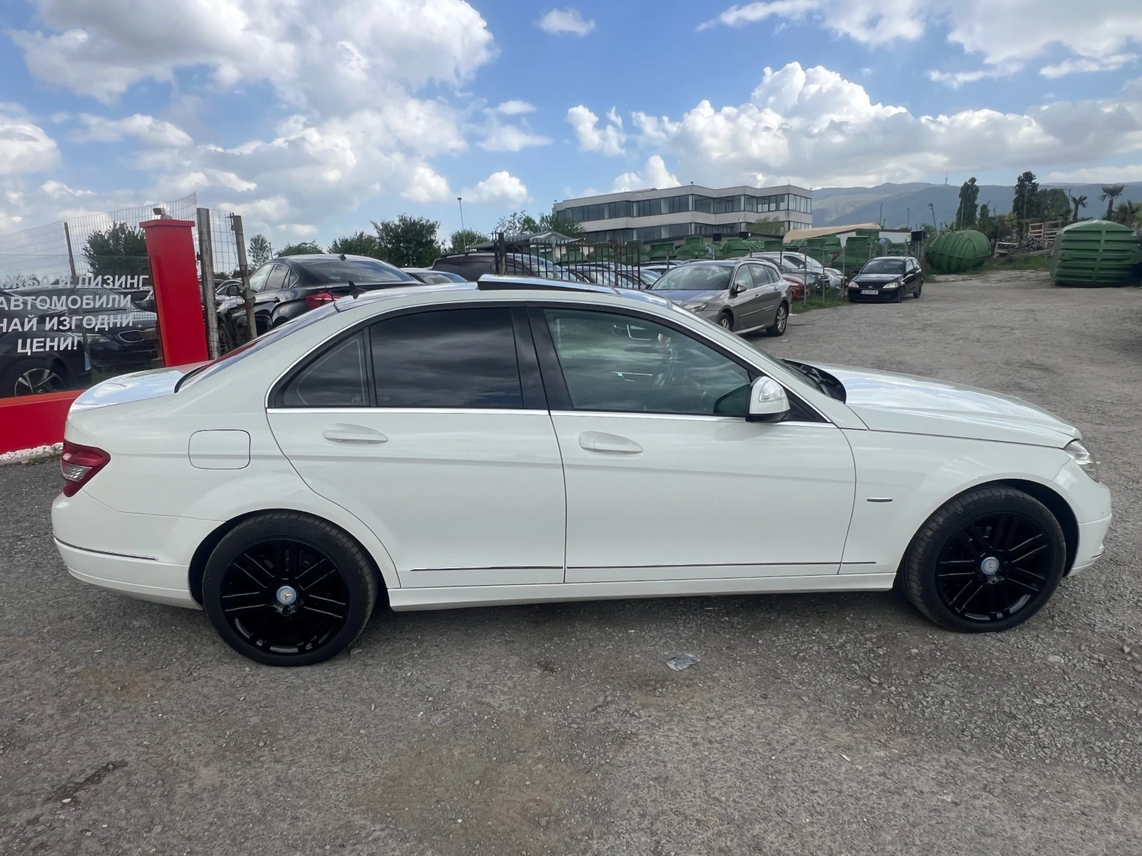 Mercedes-Benz C 220 Собствен лизинг! 100% Одобрение, снимка 9 - Автомобили и джипове - 54597494