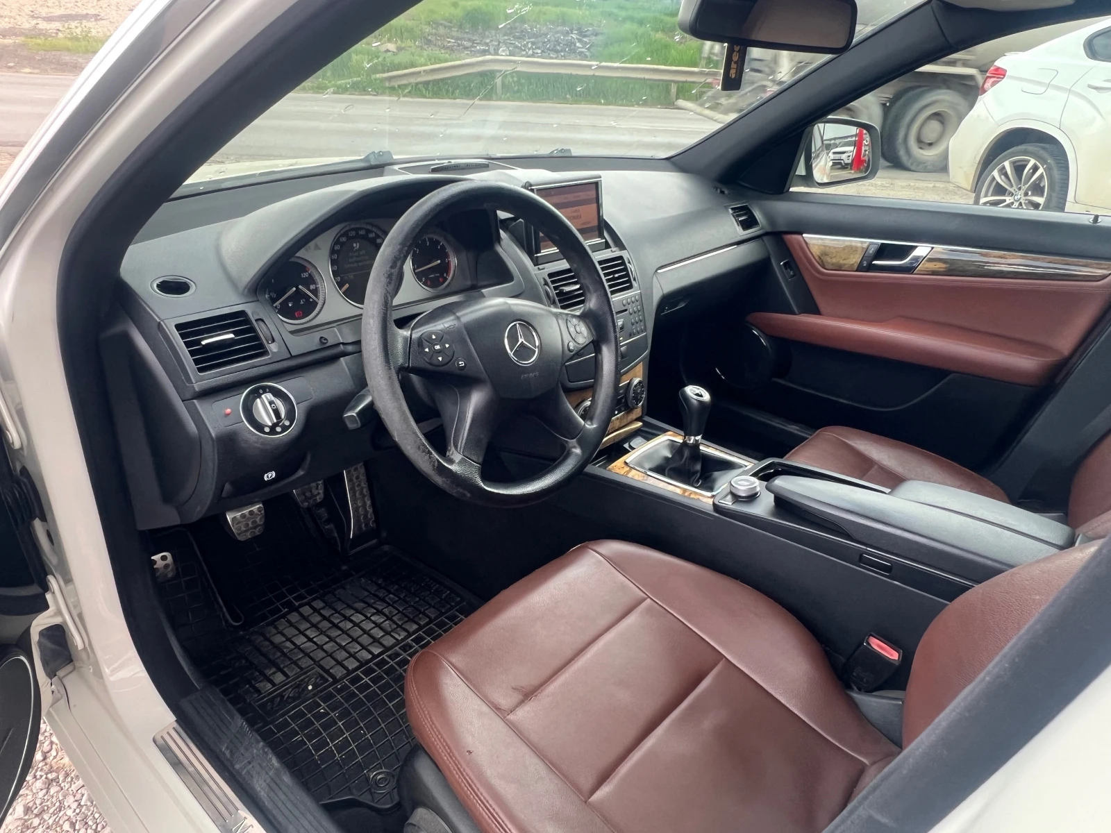 Mercedes-Benz C 220 Собствен лизинг! 100% Одобрение, снимка 12 - Автомобили и джипове - 54597494