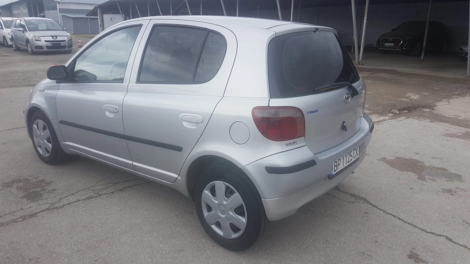 Toyota Yaris 1.0 vvti , снимка 4 - Автомобили и джипове - 54644355