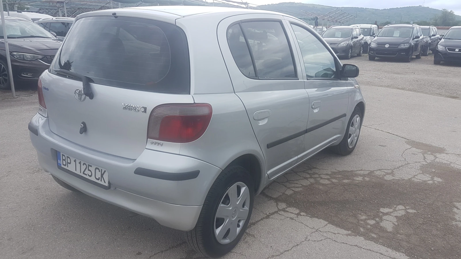 Toyota Yaris 1.0 vvti , снимка 6 - Автомобили и джипове - 54644355