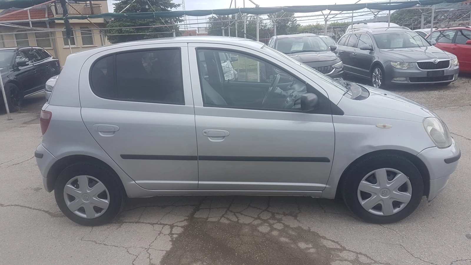 Toyota Yaris 1.0 vvti , снимка 5 - Автомобили и джипове - 54644355