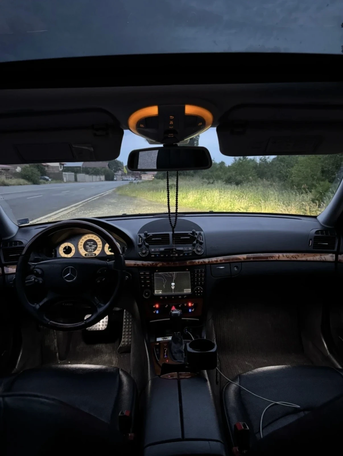 Mercedes-Benz E 320, снимка 4 - Автомобили и джипове - 54901325