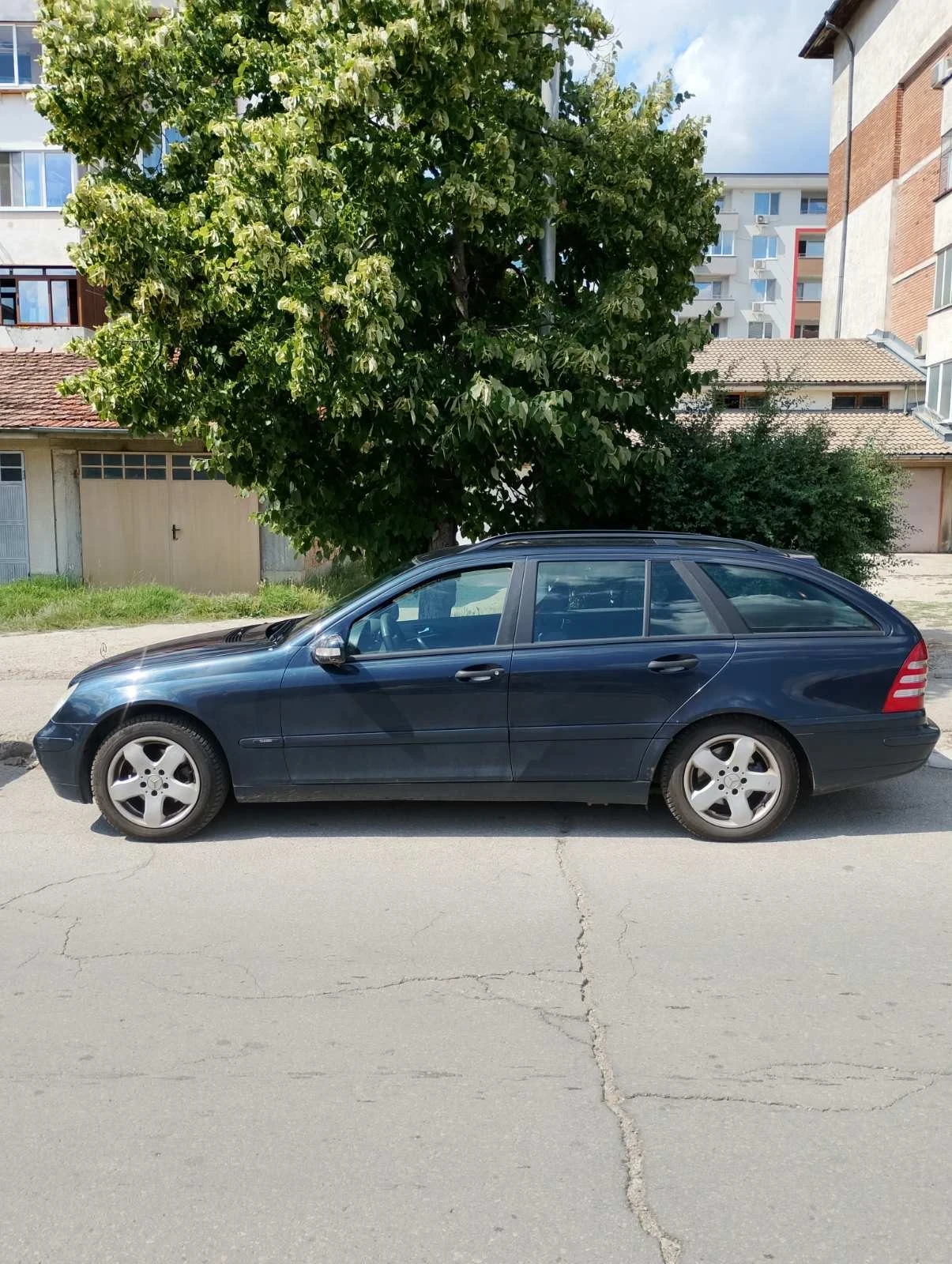 Mercedes-Benz C 220 CDI Автомат, снимка 2 - Автомобили и джипове - 55255876