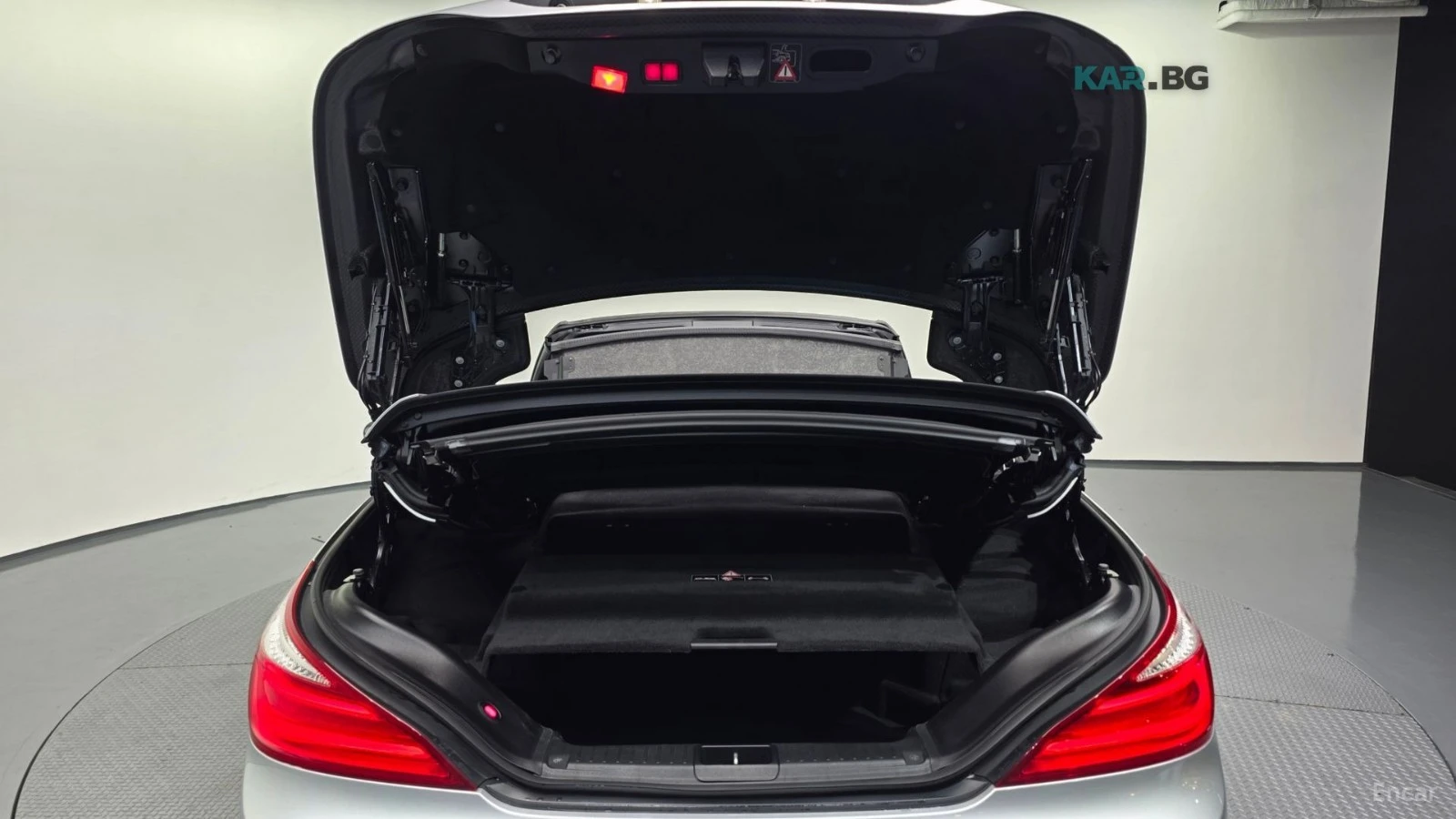 Mercedes-Benz SL 63 AMG R231* ПОДГРЕВ* ОБДУХВАНЕ* МАСАЖИ* КАМЕРА* KEYLESS*, снимка 15 - Автомобили и джипове - 55391773