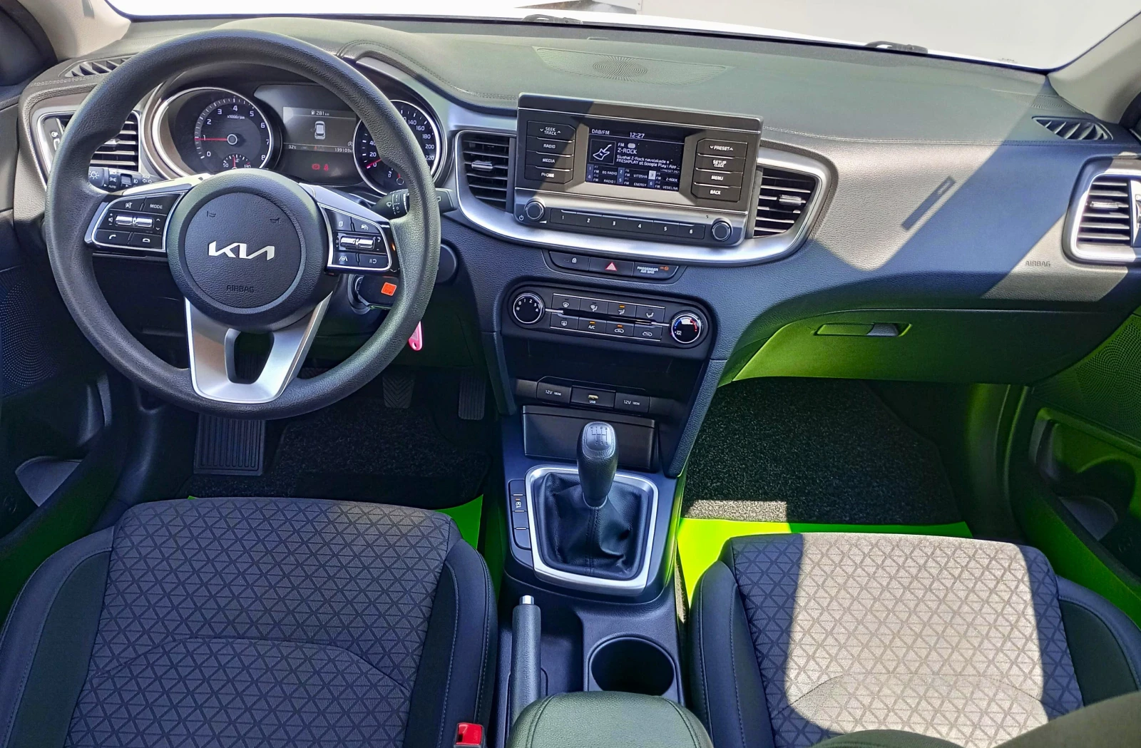 Kia Ceed 1.5 T 160 h.p., снимка 8 - Автомобили и джипове - 55824164