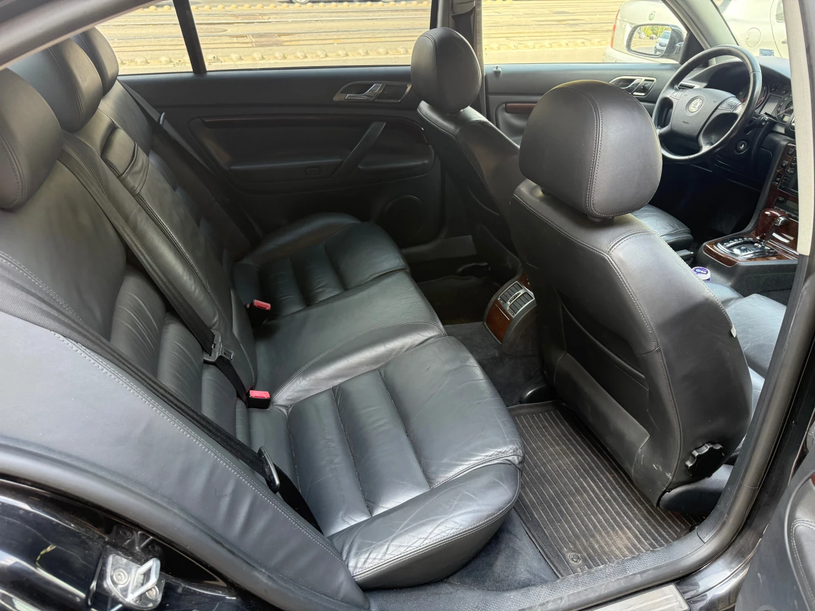 Skoda Superb 2, 5 TDI EDITION , снимка 9 - Автомобили и джипове - 56111519