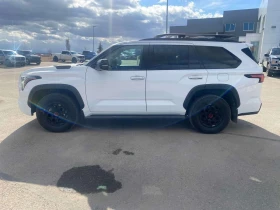 Toyota Sequoia TRD 4WD * ОБДУХВАНЕ* ПОДГРЕВИ* ПАНОРАМА* , снимка 2