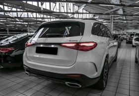 Mercedes-Benz GLC 300 e 4Matic Plug-in = AMG Premium Plus= Гаранция - [3] 