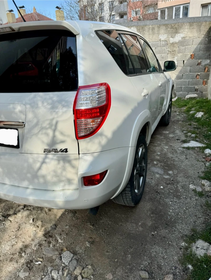 Toyota Rav4, снимка 4 - Автомобили и джипове - 49139295