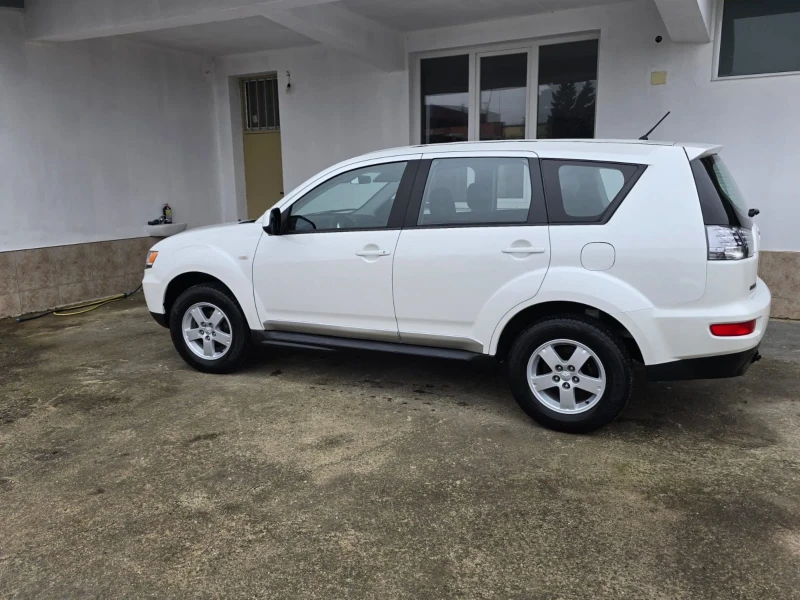 Mitsubishi Outlander, снимка 11 - Автомобили и джипове - 53206562