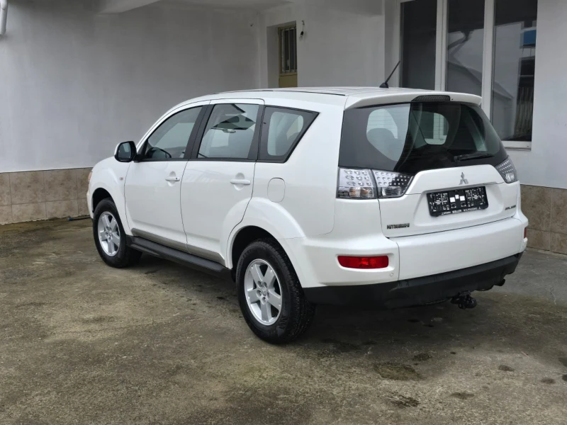 Mitsubishi Outlander, снимка 10 - Автомобили и джипове - 53206562