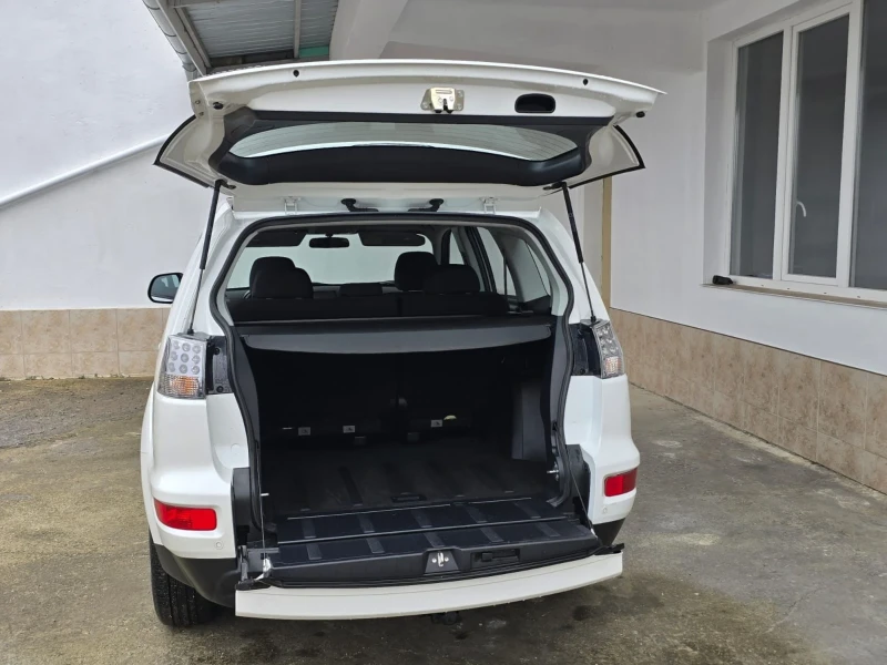 Mitsubishi Outlander, снимка 7 - Автомобили и джипове - 53206562