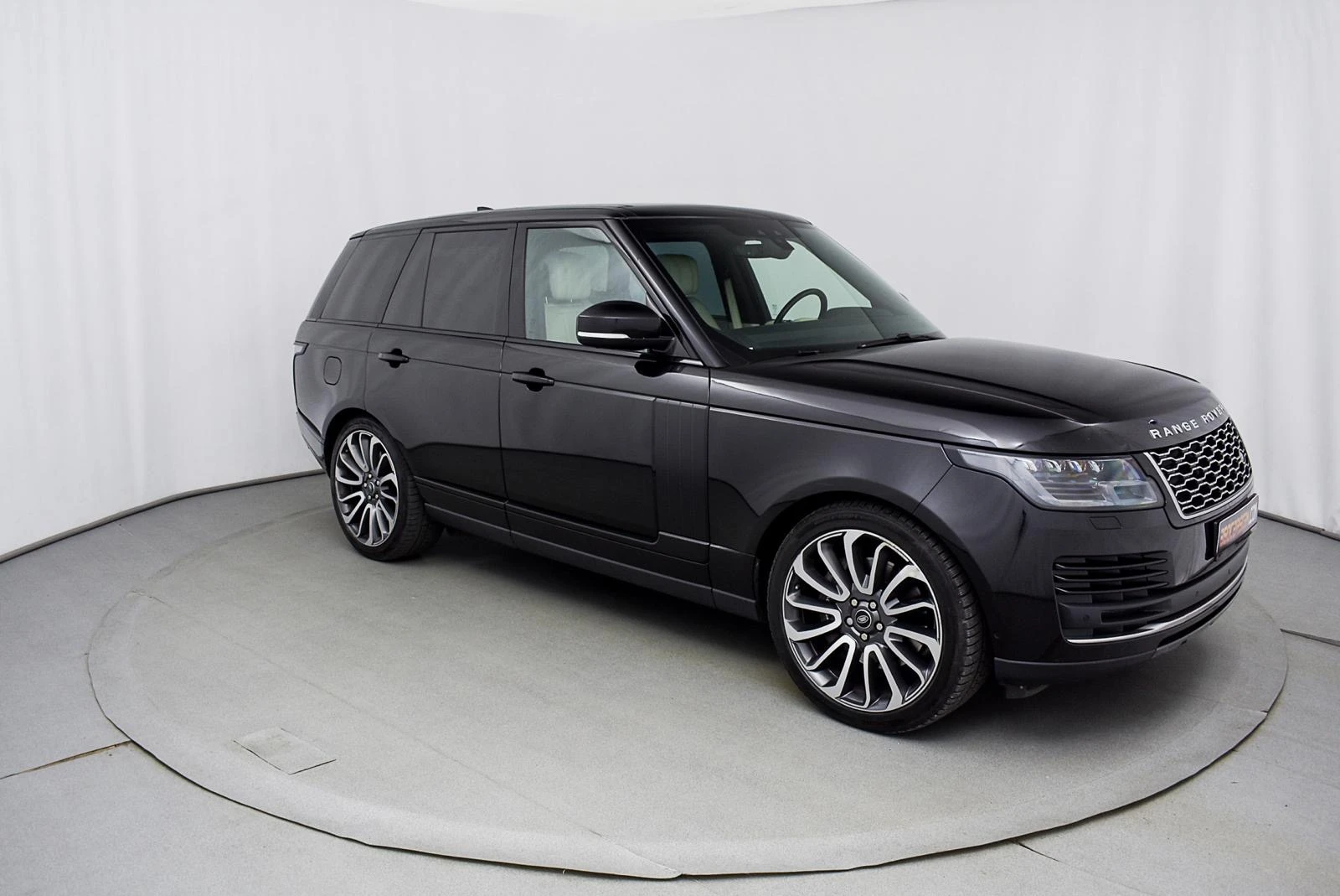 Land Rover Range rover 2019 г., снимка 6 - Автомобили и джипове - 54559456