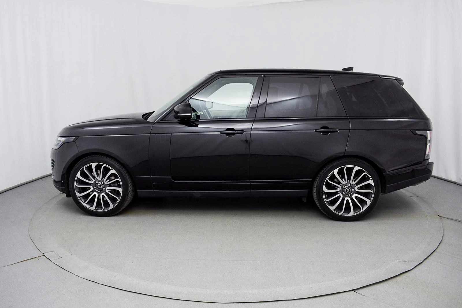 Land Rover Range rover 2019 г., снимка 2 - Автомобили и джипове - 54559456