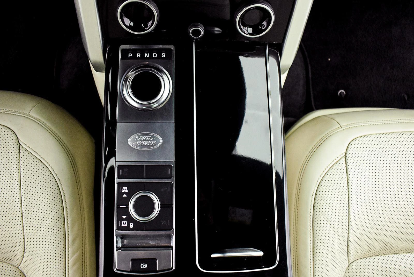 Land Rover Range rover 2019 г., снимка 13 - Автомобили и джипове - 54559456