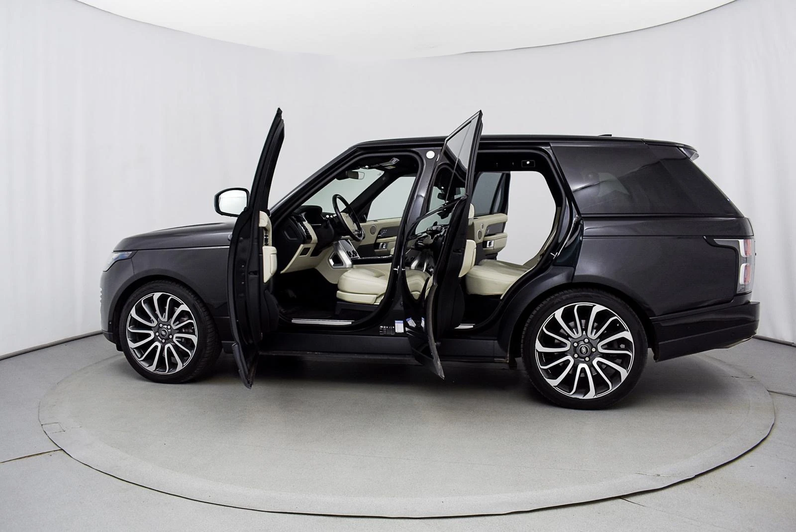 Land Rover Range rover 2019 г., снимка 9 - Автомобили и джипове - 54559456