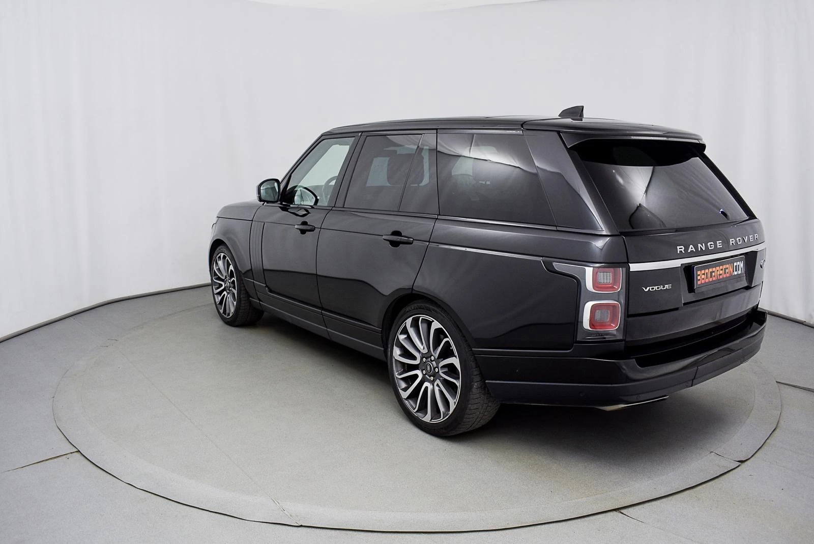 Land Rover Range rover 2019 г., снимка 3 - Автомобили и джипове - 54559456