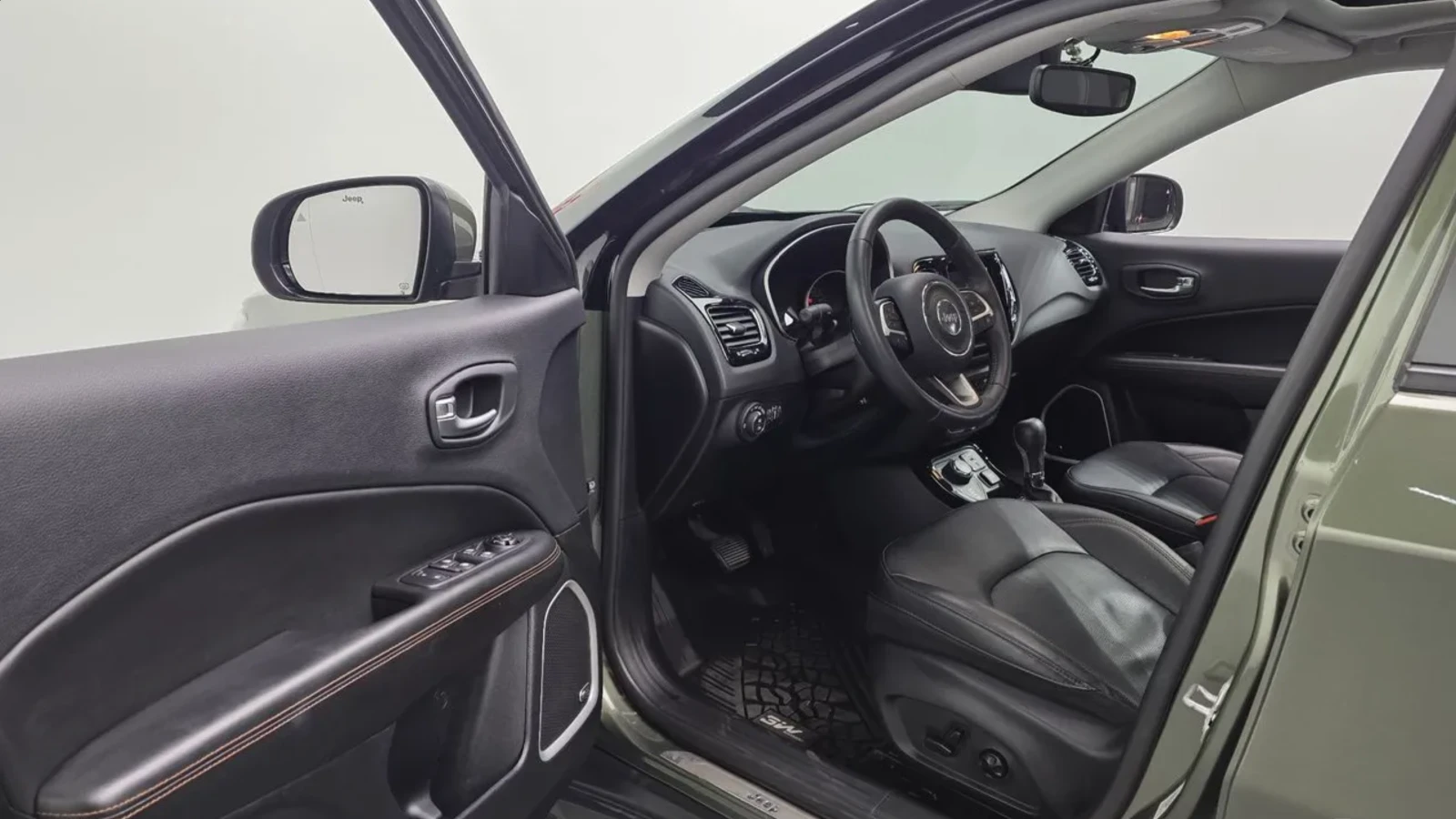 Jeep Compass 2.4 LIMITED | AWD | ПОДГРЕВ | ПАНОРАМА, снимка 8 - Автомобили и джипове - 54752689
