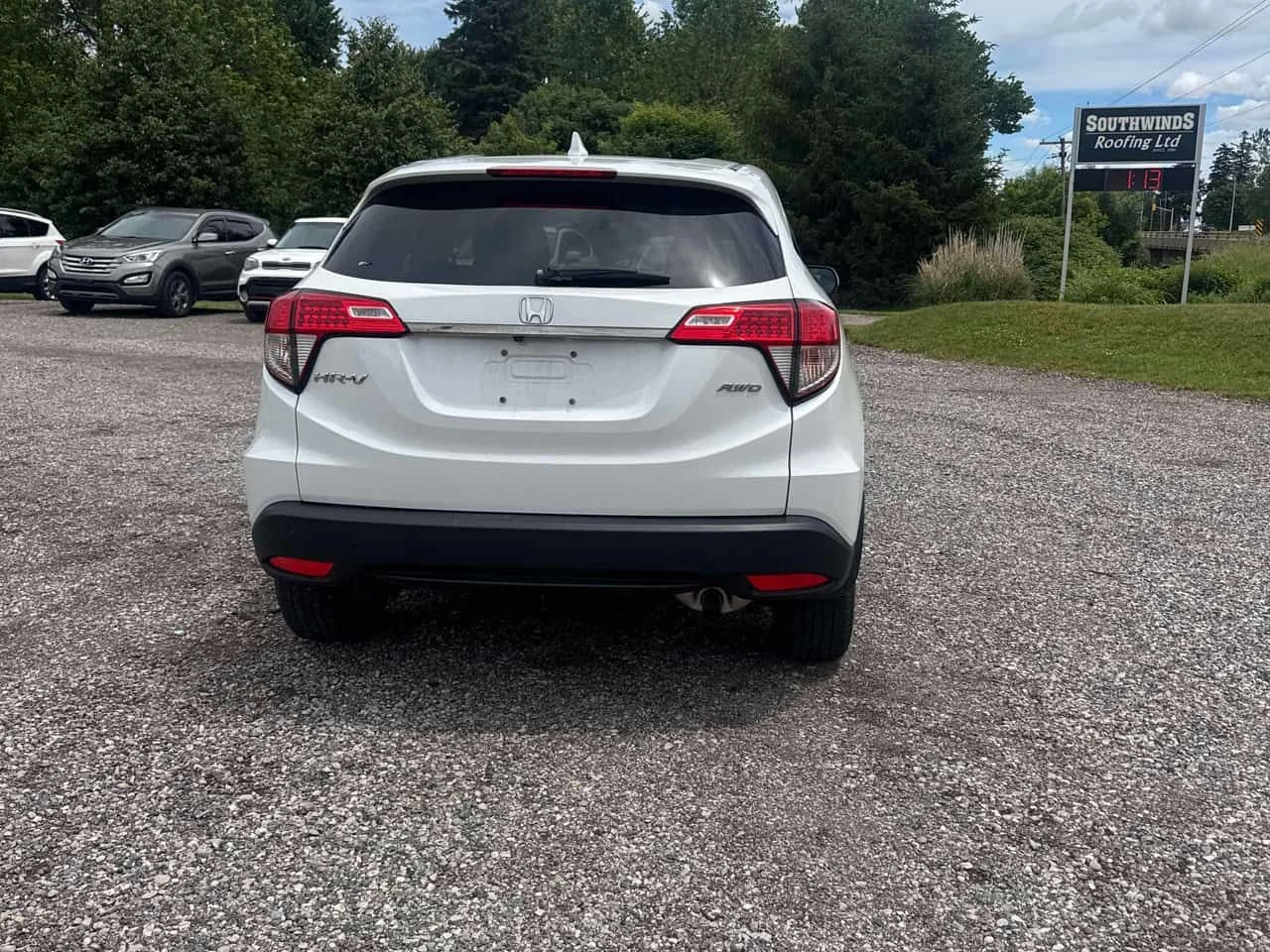 Honda Hr-v * LX * АВТОКРЕДИТ БЕЗ ПЪРВОНАЧАЛНА ВНОСКА* , снимка 4 - Автомобили и джипове - 54920807