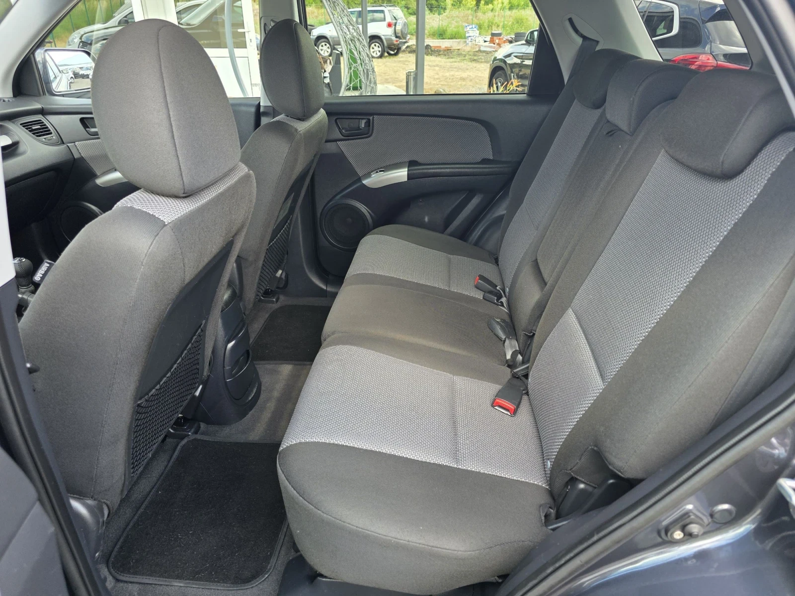 Kia Sportage 2.0i GPL BRC, снимка 12 - Автомобили и джипове - 55145629